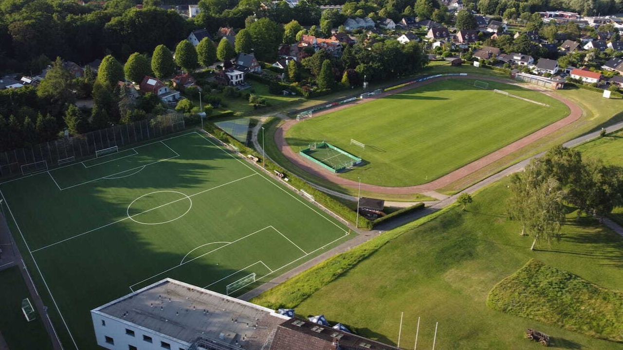 Uwe sports club cropped
