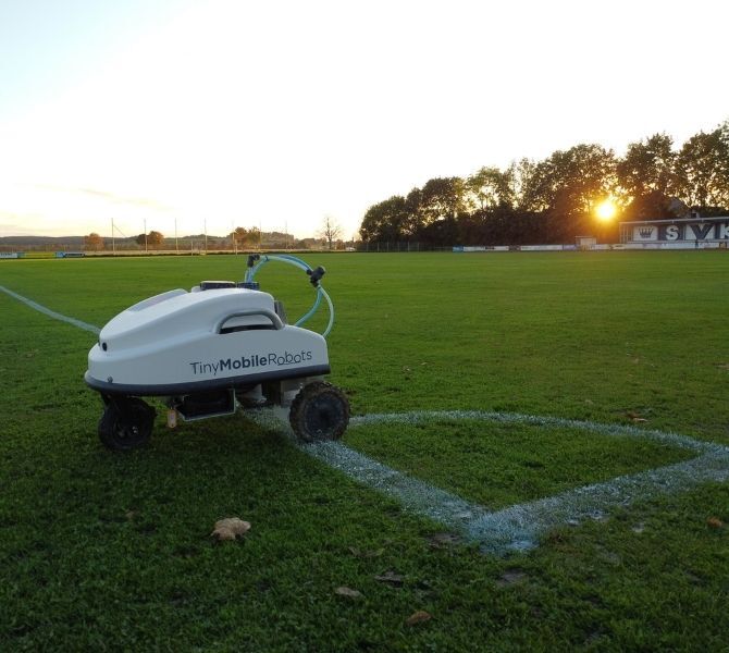 tinylinemarker sport on sv karlskron pitch